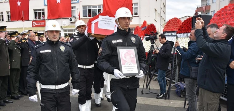 Kazaya müdahale ederken şehit olan polis defnedildi