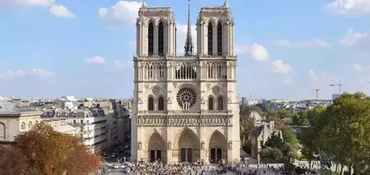 Notre-Dame Katedrali'nde çanlar 5 yıl sonra ilk kez çaldı