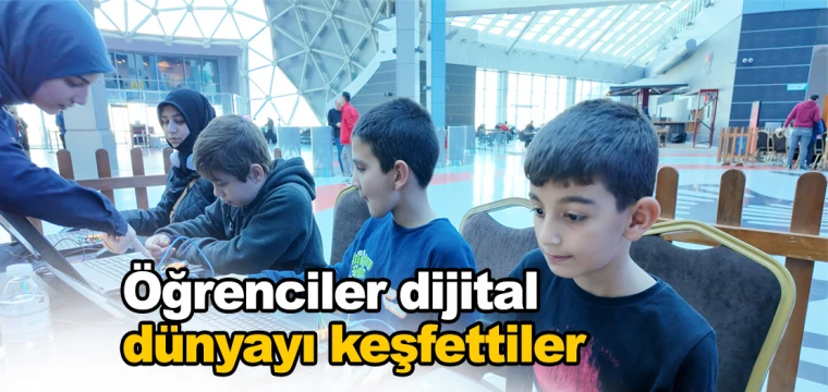 Öğrenciler ara tatilde Konya Bilim Merkezi'nde dijital dünyayı keşfetti