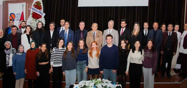 Selçuk Üniversitesi'nde "Eczacılığın Geleceği" söyleşisi