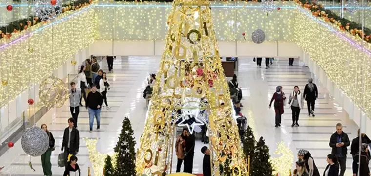 Antalya'ya Noel öncesi turist akını!