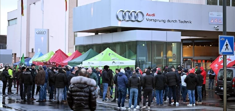 Audi Brüksel fabrikası çalışanları gösteri düzenledi