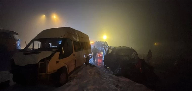 Bolu Dağı geçişindeki zincirleme trafik kazasında 6 kişi yaralandı