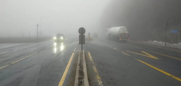 Bolu Dağı'nda sis görüş mesafesini düşürdü