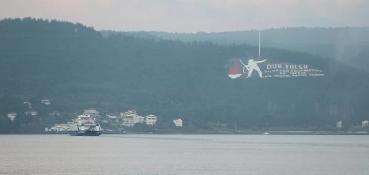 Çanakkale Boğazı sis yüzünden gemi geçişlerine kapandı