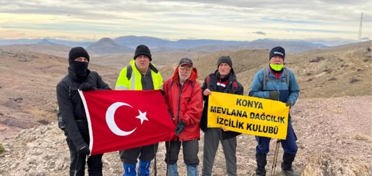 Dağcılar zorlu havaya meydan okudu