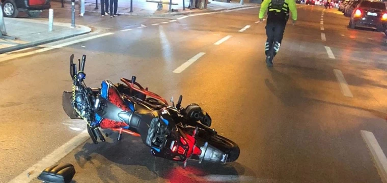 Kadıköy'de polise çarpan sürücü tutuklandı