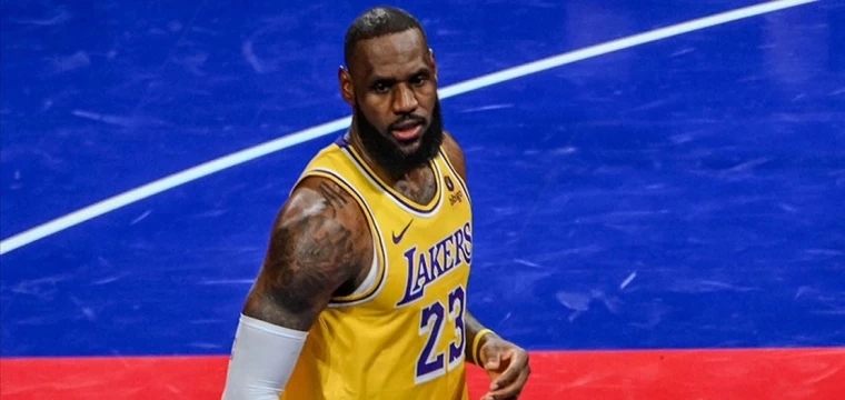 LeBron'un Triple-Double'ı Lakers'ı kurtaramadı