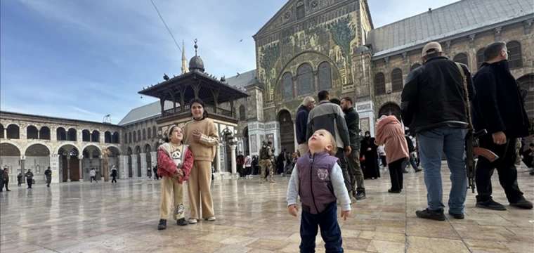 Şam'da halk, rejim devrildikten sonra sürece umutla bakıyor