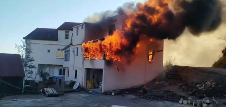 Sobadan çıkan yangın Ordu’da can aldı: 1 ölü, 3 evde hasar