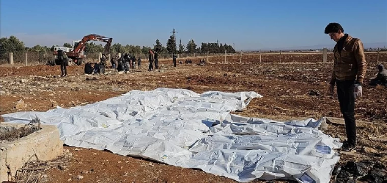 Suriye'nin Dera kentinde 12'den fazla toplu mezar bulunduğu bildirildi