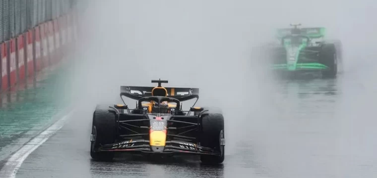 Verstappen'in ıslak zemin yeteneği Senna ve Schumacher'e kıyaslandı