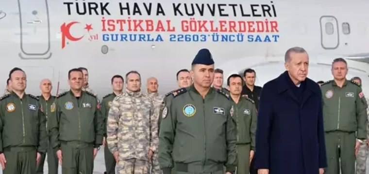 Cumhurbaşkanı Erdoğan, 3'üncü Ana Jet Üs Komutanlığı'nı ziyaret etti