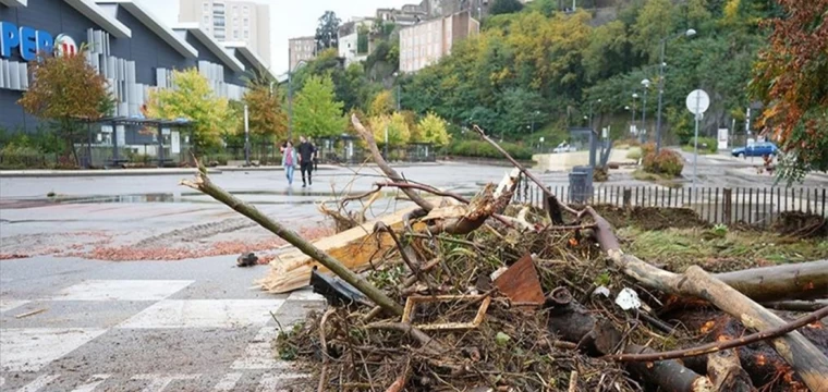 Fransa'da 19 vilayette turuncu alarm verildi