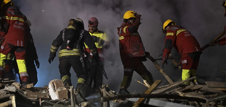 İç işleri bakanından çöken binaya ilişkin açıklama