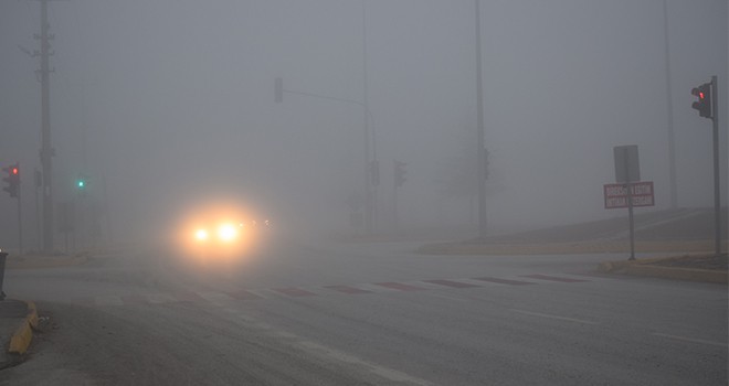 Konya-Ankara kara yolundaki sisli hava üçüncü gününe girdi