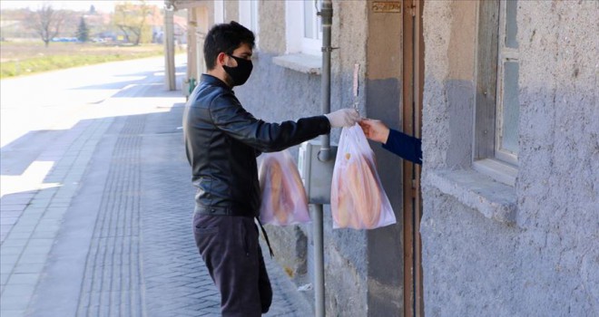 Sokağa çıkma yasağı kapsamındaki illerde ekmek dağıtımı sorunsuz sürüyor