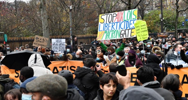 Fransa'da İslamofobi protesto edildi