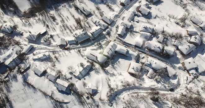 3 metreye ulaşan kar yaşamı olumsuz etkiliyor