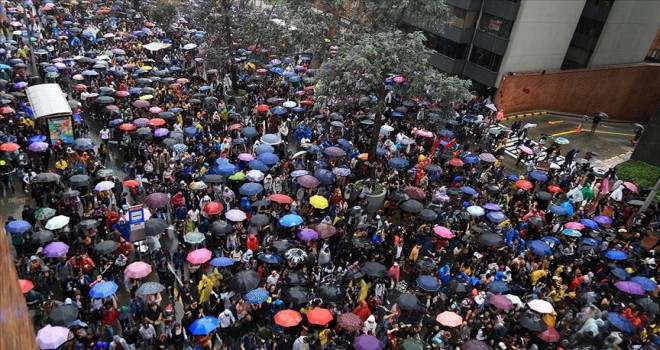 Kolombiya'da Hong Kong'taki benzer görüntüler ortaya çıktı