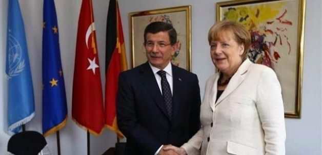 Merkel'in tek umudu Türkiye!