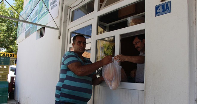 Seydişehir’de ekmek dağıtımı