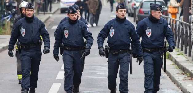 Fransa'da polislere olağanüstü düzenleme! 