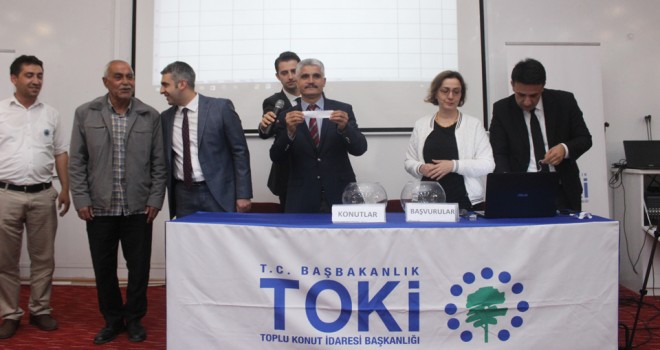 Bozkır’da TOKİ kura çekimi