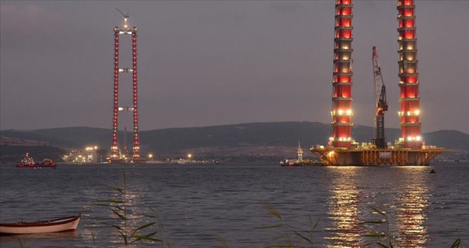 'Simgelerin köprüsü'nde geçici çalışma halatı montajı başladı