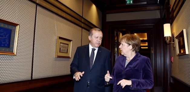 Merkel'den Erdoğan'a hat sorusu