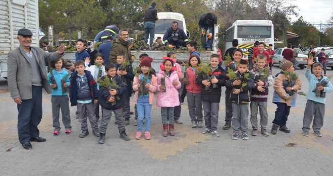 Ereğli Belediyesinden fidan dağıtımı gerçekleştirdi