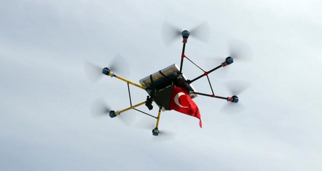 Liseli mucitlerden rüzgar ve güneş enerjili drone