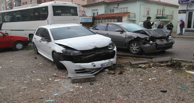 Freni boşaldı 8 araca çarptı