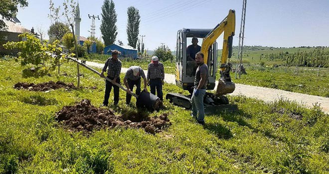 Yalıhüyük’te fidan dikim çalışmaları