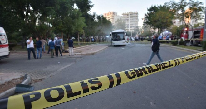 Mersin'de polis servis aracına bombalı saldırıda 16 tutuklama