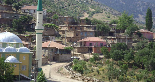 Karaman'da bir köy karantinaya alındı