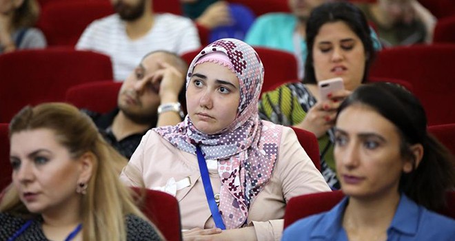 Genç uzmanlar "anne ölümleri"  hakkında bilgilendirildi