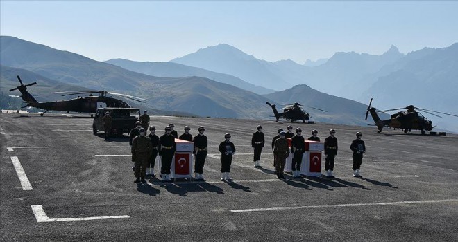 Şehit askerler Hakkari'de düzenlenen törenle memleketlerine uğurlandı