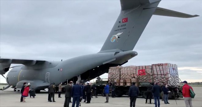 Türkiye'nin Kovid-19 ile gönderdiği tıbbi yardımlar ABD'ye ulaştı