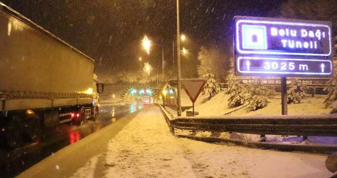 Bolu Dağı'nda yoğun kar yağışı