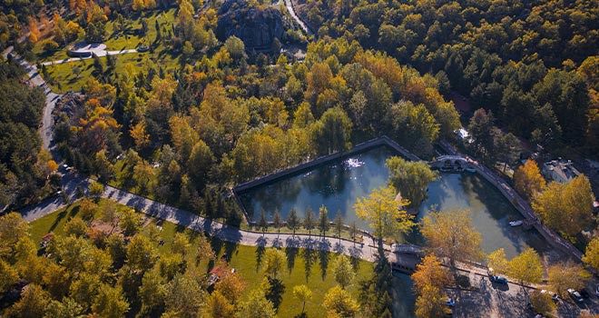 Kuğulu ve Japon Parkı büyülüyor