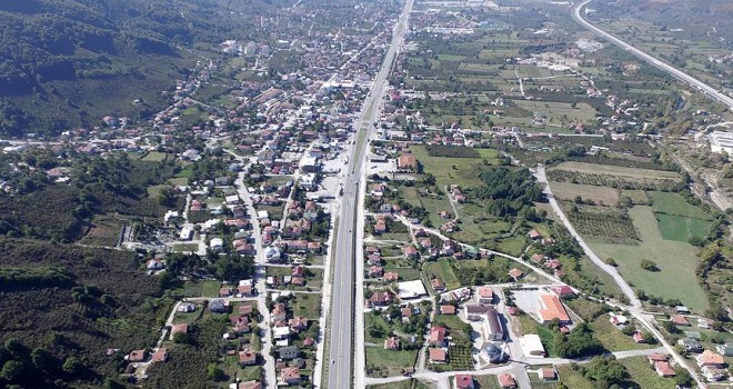 Depremin yıktığı ilçe il olarak doğdu