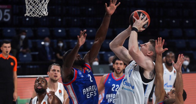 Anadolu Efes kötü başladı