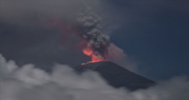 Yeni Zelanda'da Whakaari Yanardağı patladı: 1 ölü