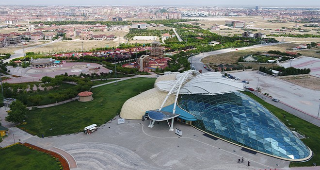 Tropikal Kelebek Bahçesi 1 Şubat'a kadar bakıma giriyor