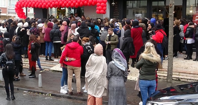 Alışveriş çılgınlığı olaylı bitti: 3 yaralı