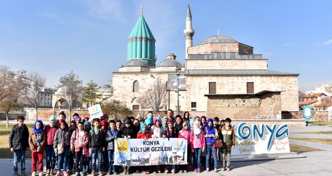 Öğrenciler tarihi tanıyor