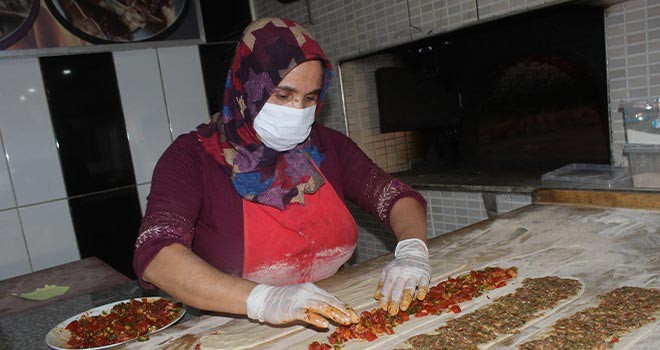 İşçi bulamayınca kendi usta oldu