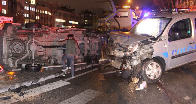 Konya'da polis aracı ile ambulans çarpıştı: 5 yaralı