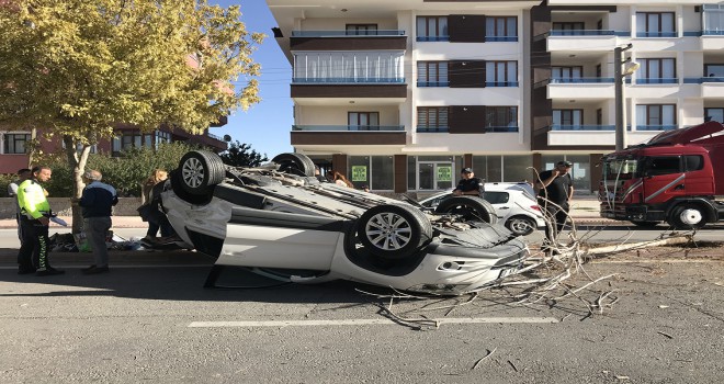 Düğün konvoyunda zincirleme kaza: 3 yaralı